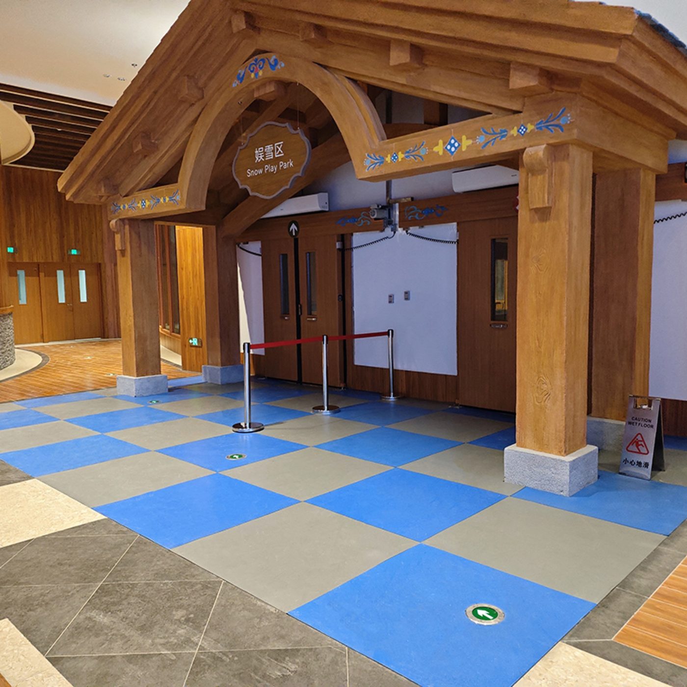 Shanghai Ice And Snow World-Right Angle Edge Composited Rubber Tile