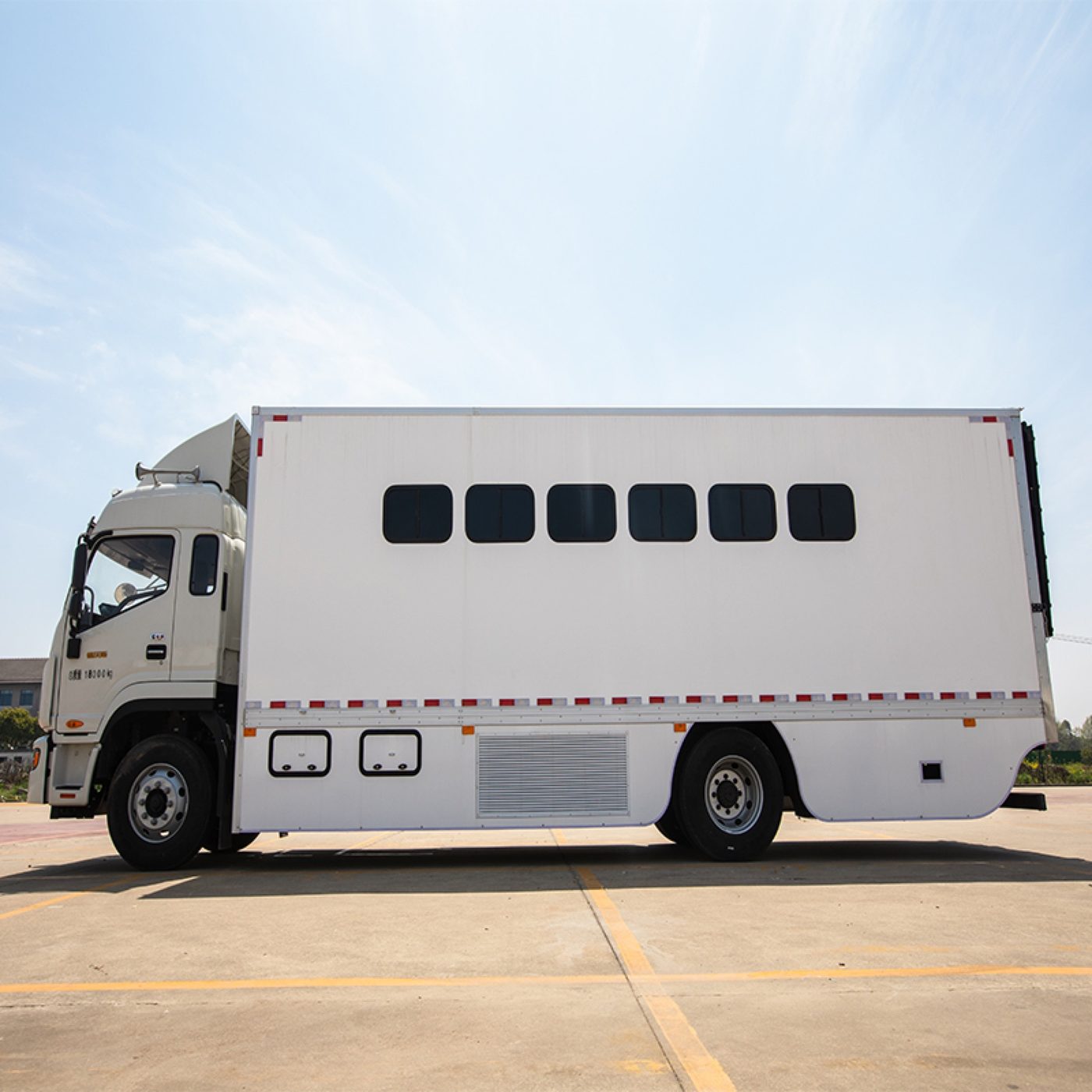 Horse Transporter thumb 2